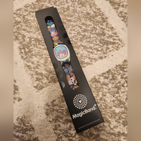 Disney Accessories - Disney Encanto Magicband